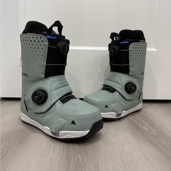 Burton Photon Step On 2025 Snowboard Boots in Light Teal and Black - Picture 1 of 6